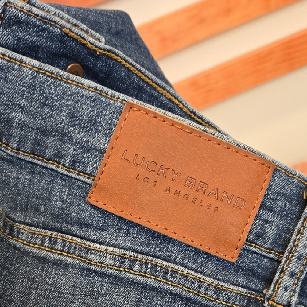 Lucky Brand‎ Women’s Jeans Size 18/20 Blue Denim 10” Rise Straight Fit - Picture 8 of 9